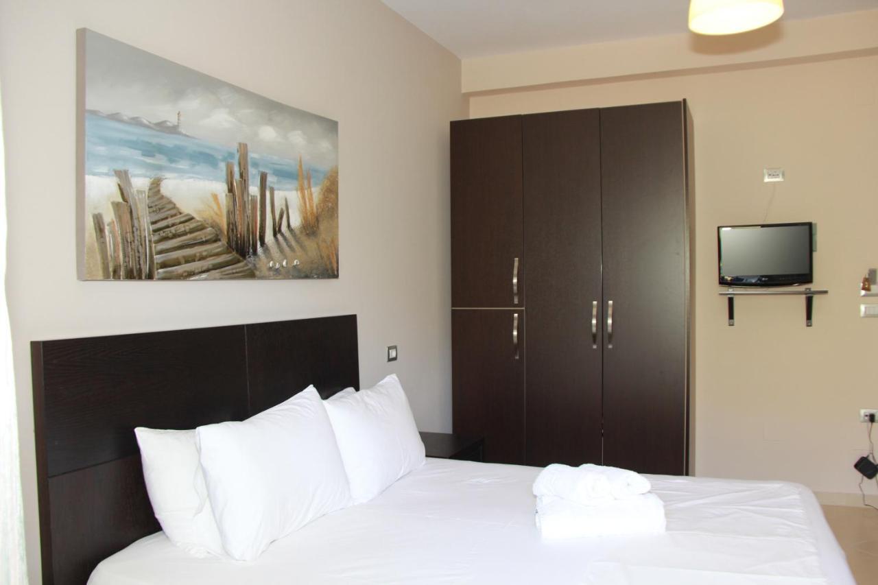 Hadhri Guest house *