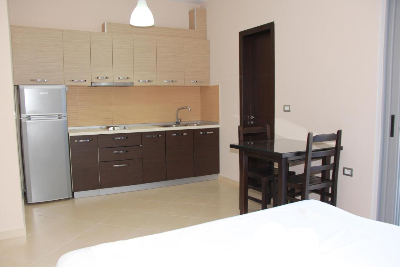 Hadhri Guest house *
